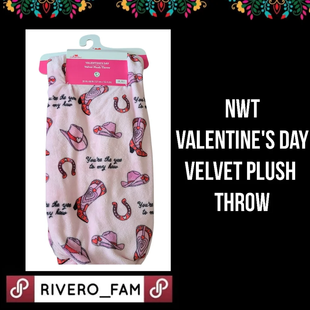 NWT | VALENTINE'S DAY |VELVET PLUSH THROW
